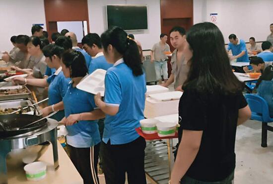 食堂承包公司不榨取員工伙食費(fèi)靠什么賺錢？